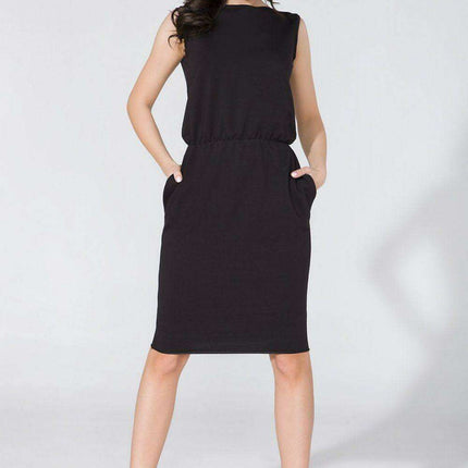 Tessita Knitwear Day Dress: Effortless Elegance with a Modern Twist - Très Elite