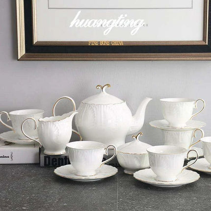 Timeless European Tea and Coffee Set: Luxurious Bone China Teapot and Cups - Très Elite
