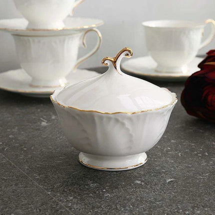 Timeless European Tea and Coffee Set: Luxurious Bone China Teapot and Cups - Très Elite