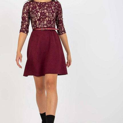 Timeless Grace: Lakerta Lace Evening Gown - Très Elite