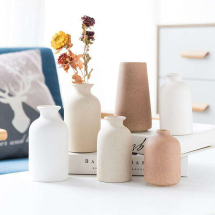 Timeless Nordic Charm: Exquisite Handcrafted Ceramic Vase for Lasting Elegance - Très Elite