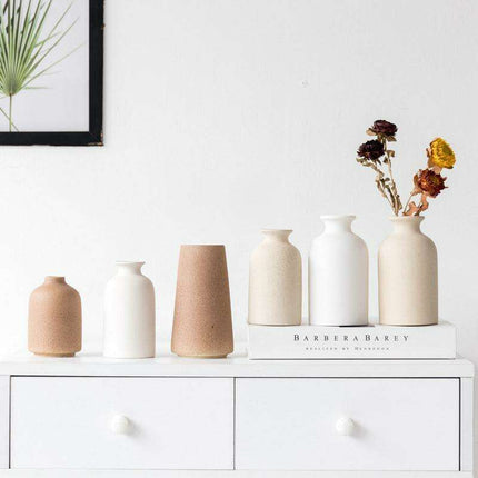 Timeless Nordic Charm: Exquisite Handcrafted Ceramic Vase for Lasting Elegance - Très Elite