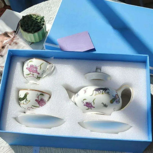 Timeless Nordic Charm Tea Set - Exquisite Bone China Kitchenware for Elegant Gatherings