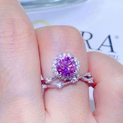 Timeless Radiance: 1 Carat Lab-Created Diamond and Moissanite Accent Silver Ring - Très Elite