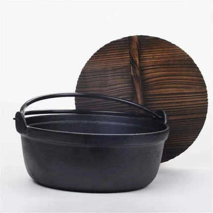 Traditional Japanese Cast Iron Sukiyaki Pot - Elevate Your Home Cooking Experience - Très Elite
