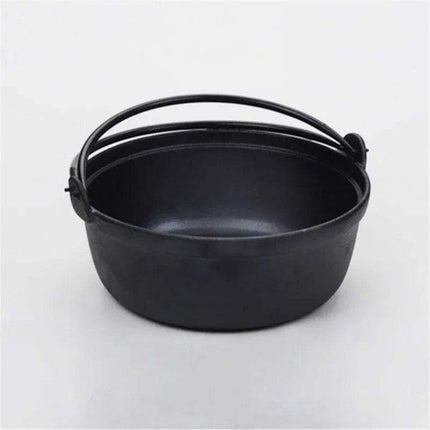 Traditional Japanese Cast Iron Sukiyaki Pot - Elevate Your Home Cooking Experience - Très Elite