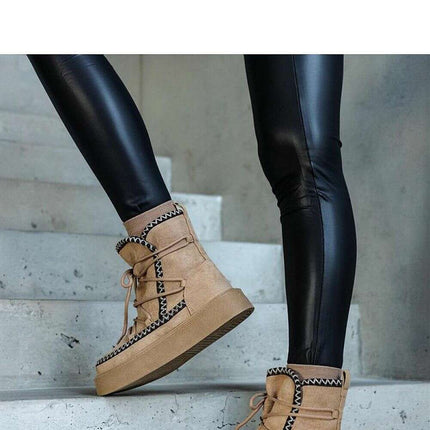 Trapper shoes model 204705 - Très Elite