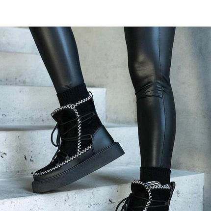 Trapper shoes model 204706 - Très Elite