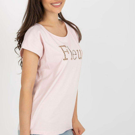 Trendy Cut-Out T-Shirt for Fashion-Forward Women - Très Elite