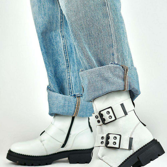 Trendy Faux Fur-Lined Patent Leather Booties - Très Elite