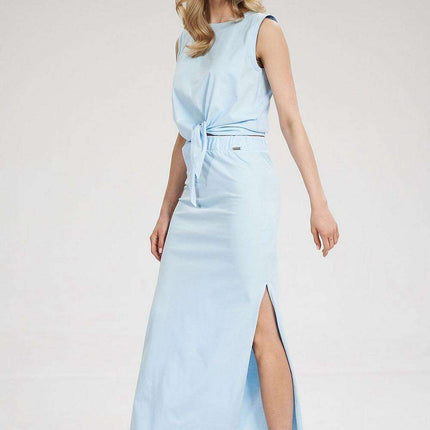 Trendy Knee-Length Cotton Skirt with Stylish Side Slit - Modern Maxi Essential - Très Elite