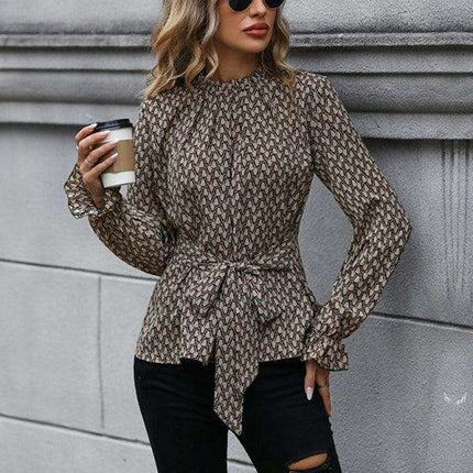 Trendy Leopard Print Blouse - Essential Addition for Women's Wardrobe - Très Elite