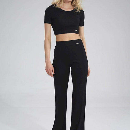 Trendy Short-Sleeve Cropped Blouse for a Chic Look - Très Elite