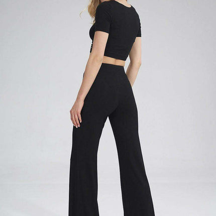 Trendy Short-Sleeve Cropped Blouse for a Chic Look - Très Elite