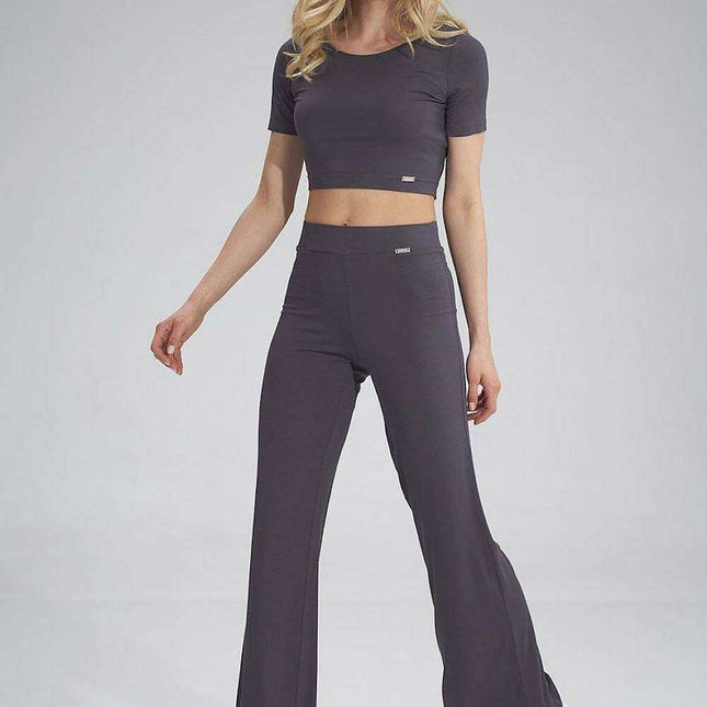 Trendy Short-Sleeve Cropped Blouse for a Chic Look