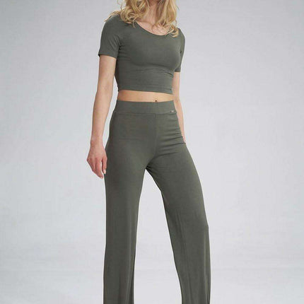 Trendy Short-Sleeve Cropped Blouse for a Chic Look - Très Elite