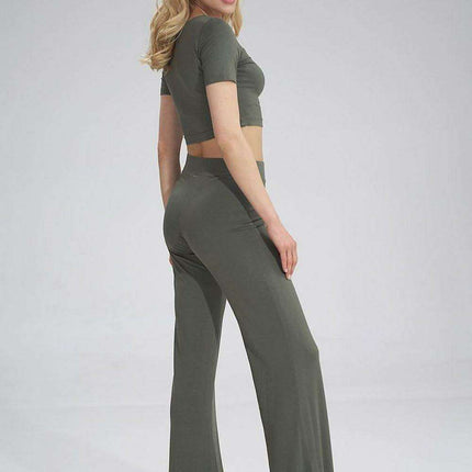 Trendy Short-Sleeve Cropped Blouse for a Chic Look - Très Elite