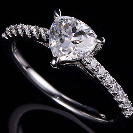 Triangle-Cut Moissanite and Zircon Accent Ring in Sterling Silver - Sophisticated Statement Piece - Très Elite