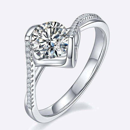 Twisted Radiance: 1 Carat Lab Grown Diamond Silver Ring - Très Elite