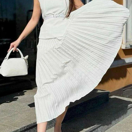 Two-Piece Evening Set featuring O-neck Waistcoat and Flowing Maxi Skirt - Très Elite