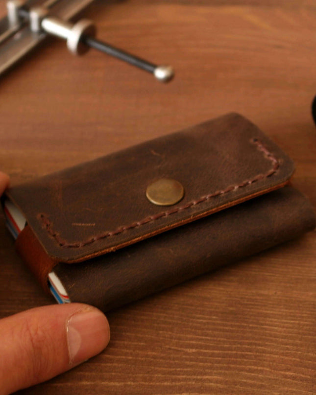 Vintage Handcrafted Leather Card Wallet - Timeless Mini Purse for Elegant Organization