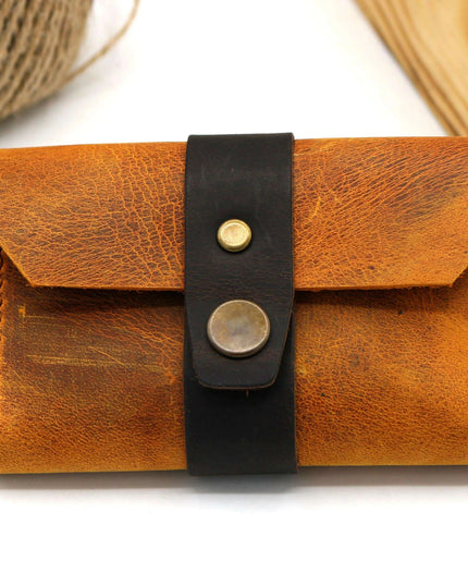 Kalalau Handcrafted Leather Belt-Mounted Card Holder for Timeless Elegance