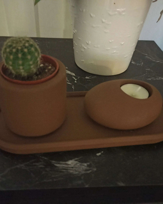 Nordic Harmony: Artisan Ceramic Candle Holder with Dried Floral Centerpiece for Modern Homes