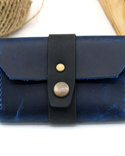 Kalalau Handcrafted Leather Belt-Mounted Card Holder for Timeless Elegance