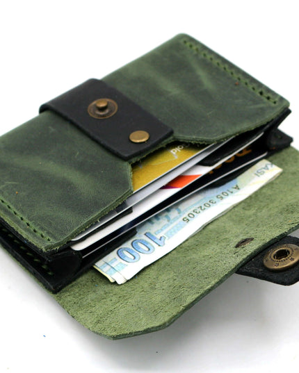 Kalalau Handcrafted Leather Belt-Mounted Card Holder for Timeless Elegance