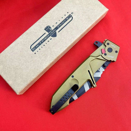 Ultimate Wilderness Folding Survival Knife - Très Elite