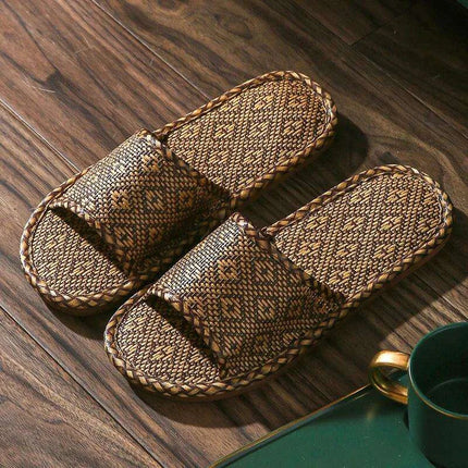 Unisex Comfortable Bamboo Woven Sandals - Non-Slip Rattan Grass Slippers for Spring and Summer..