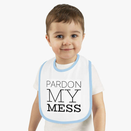 Upgrade Your Baby's Mealtime with our Cozy Baby Fleece Bib - Très Elite