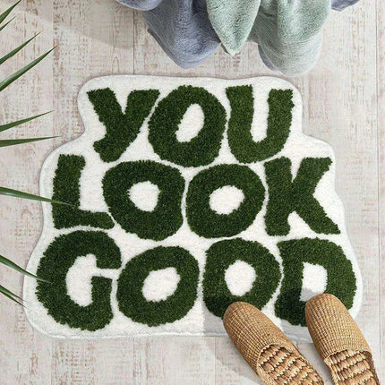 Uplifting Monogrammed Microfiber Bath Mat for a Joyful Bathroom Experience - Très Elite