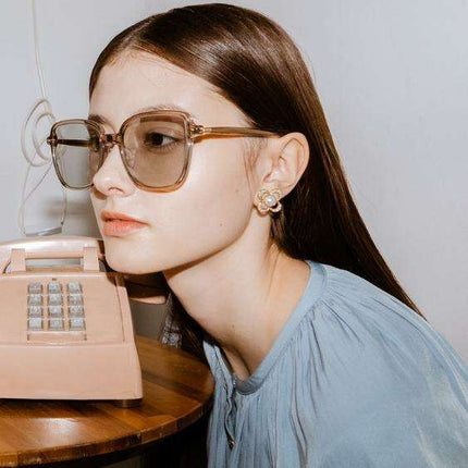 Urban Wilderness Gray Sunglasses - A Fusion of Cultural Elegance - Très Elite