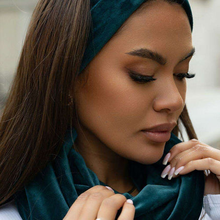 Velvet Chic Headband And Neck Warmer Ensemble Winter Wear - Très Elite