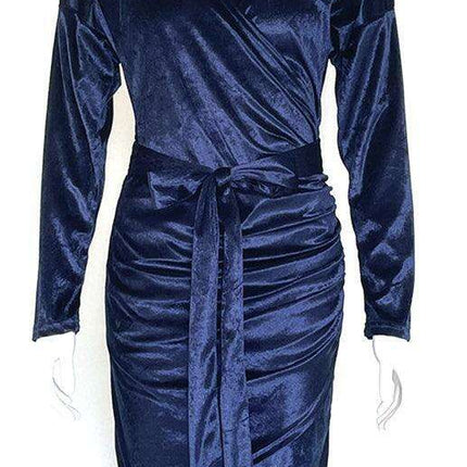 Velvet Vixen V-Neck Bodycon Dress with Elegant Split Detail - Perfect for Evening Affairs! - Très Elite