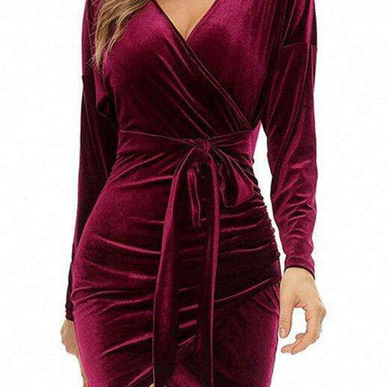 Velvet Vixen V-Neck Bodycon Dress with Elegant Split Detail - Perfect for Evening Affairs! - Très Elite