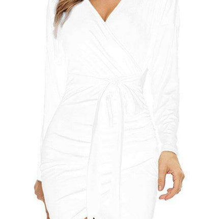 Velvet Vixen V-Neck Bodycon Dress with Elegant Split Detail - Perfect for Evening Affairs! - Très Elite