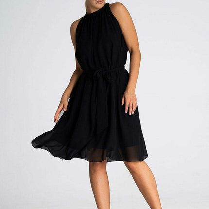 Versatile Chiffon Halter Evening Gown with Adjustable Sash - Stylish Trapezoidal Design - Très Elite