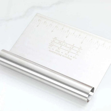 Versatile Stainless Steel Dough Cutter and Cake Slicer with Built-in Measuring Scale - Très Elite