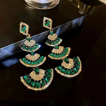 Vibrant Heart-Shaped Crystal Drop Earrings - Dazzling Rhinestone Statement Jewelry for Women with Bold Oversized Charm - Très Elite