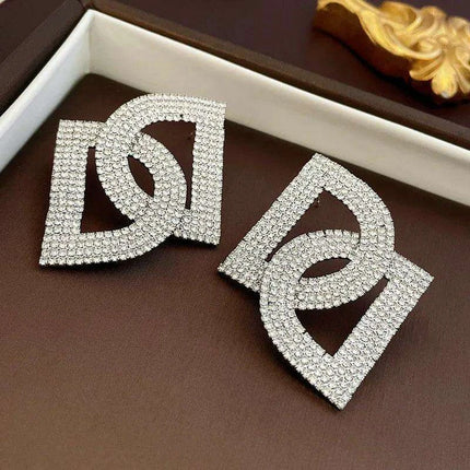 Vibrant Heart-Shaped Crystal Drop Earrings - Dazzling Rhinestone Statement Jewelry for Women with Bold Oversized Charm - Très Elite