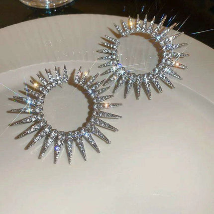 Vibrant Heart-Shaped Crystal Drop Earrings - Dazzling Rhinestone Statement Jewelry for Women with Bold Oversized Charm - Très Elite