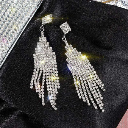 Vibrant Heart-Shaped Crystal Drop Earrings - Dazzling Rhinestone Statement Jewelry for Women with Bold Oversized Charm - Très Elite