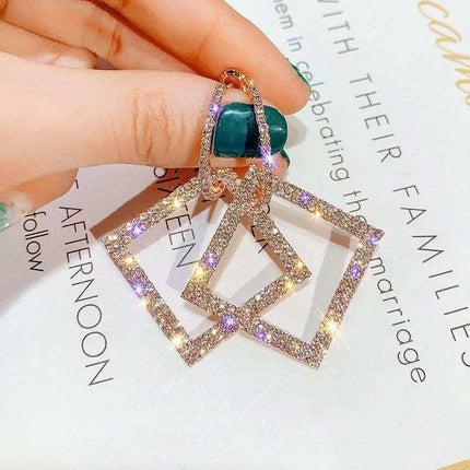 Vibrant Heart-Shaped Crystal Drop Earrings - Dazzling Rhinestone Statement Jewelry for Women with Bold Oversized Charm - Très Elite