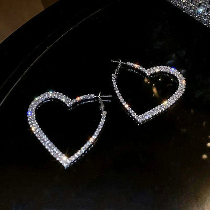 Vibrant Heart-Shaped Crystal Drop Earrings - Dazzling Rhinestone Statement Jewelry for Women with Bold Oversized Charm - Très Elite