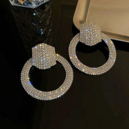 Vibrant Heart-Shaped Crystal Drop Earrings - Dazzling Rhinestone Statement Jewelry for Women with Bold Oversized Charm - Très Elite