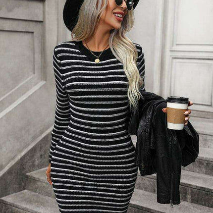 Vibrant Knit Pullover Sweater with Multicolor Stripes - Très Elite