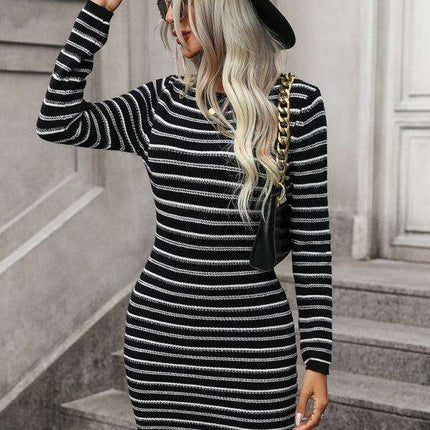 Vibrant Knit Pullover Sweater with Multicolor Stripes - Très Elite