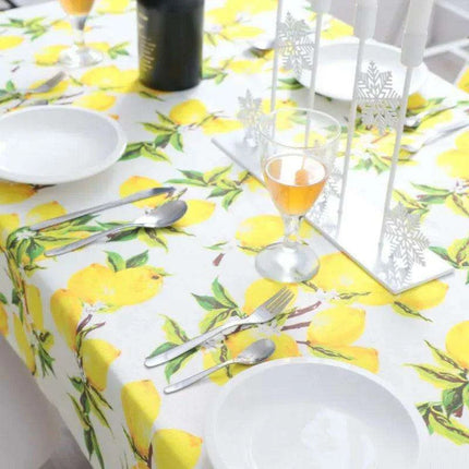 Vibrant Lemon-Themed Rectangular Tablecloth for Chic Dining and Outdoor Events - Waterproof and Stain-Resistant - Très Elite